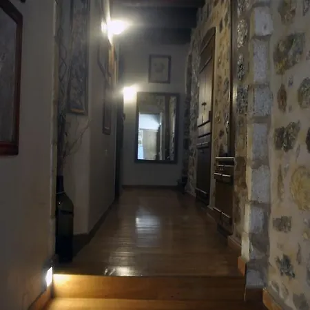 Pyrgoi Theodorakaki: O Hotel