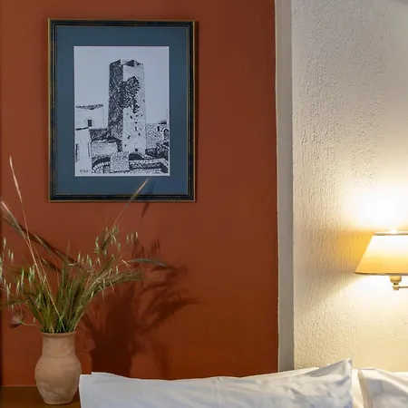 Pyrgoi Theodorakaki: O Hotel