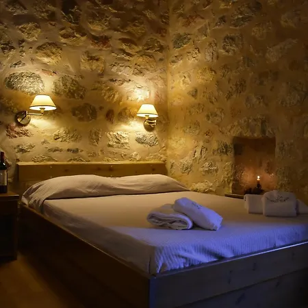 Pyrgoi Theodorakaki: O ירולימין