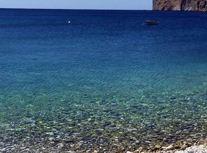 Ξενοδοχείο Pyrgoi Theodorakaki: O Γερολιμένας