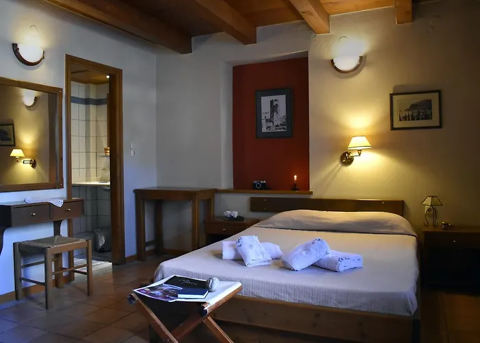 Pyrgoi Theodorakaki: O 4*