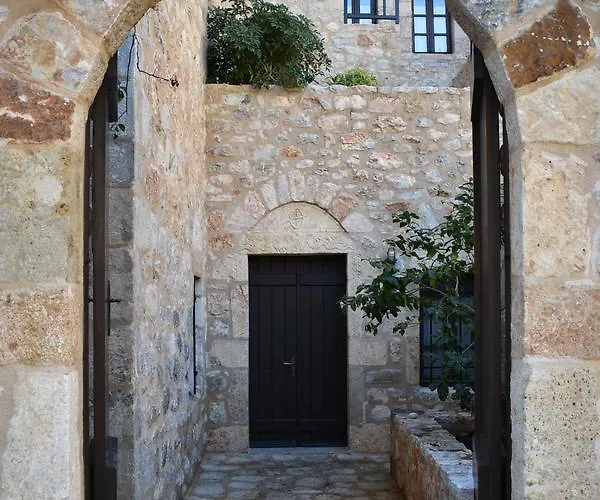 Pyrgoi Theodorakaki: O Ξενοδοχείο