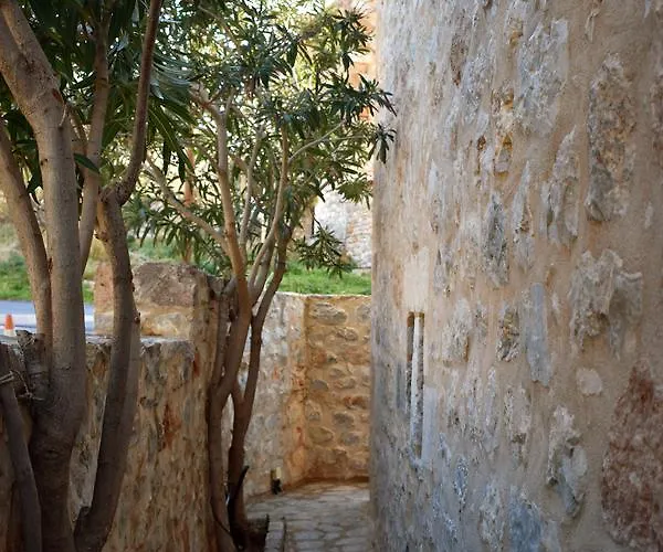 Pyrgoi Theodorakaki: O Ξενοδοχείο